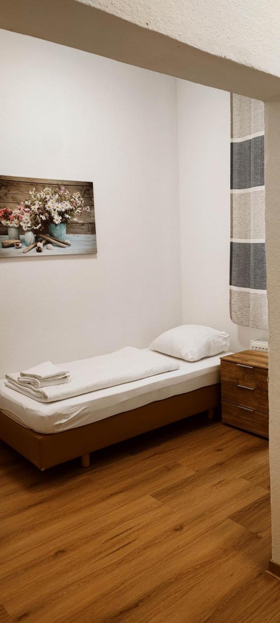 Othman Goettinger Strasse 63 1 Og L *