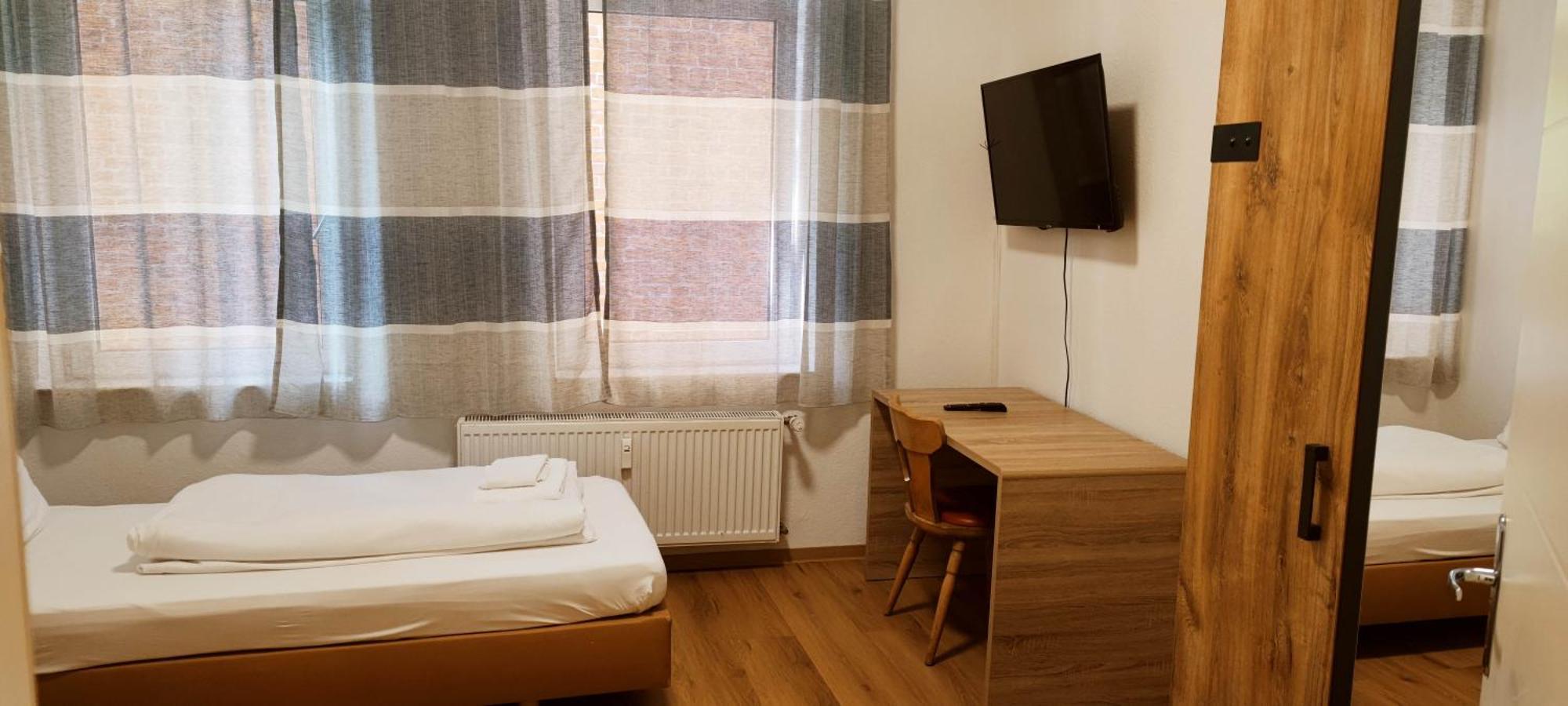 Othman Goettinger Strasse 63 1 Og L Apartment